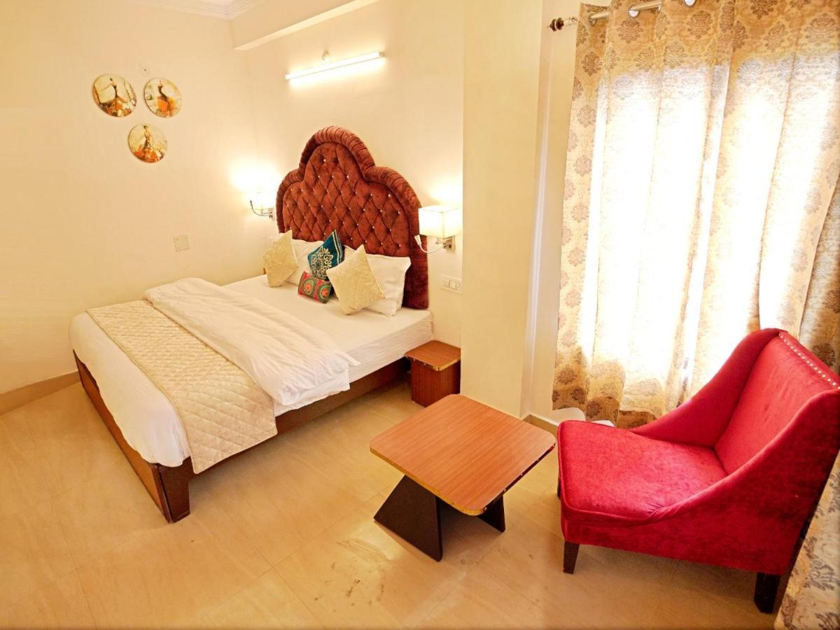 The Neeraj Palace Rishīkesh Extérieur photo