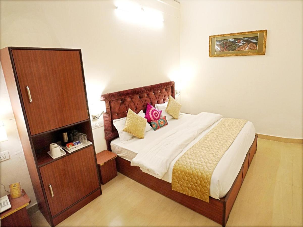 The Neeraj Palace Rishīkesh Extérieur photo