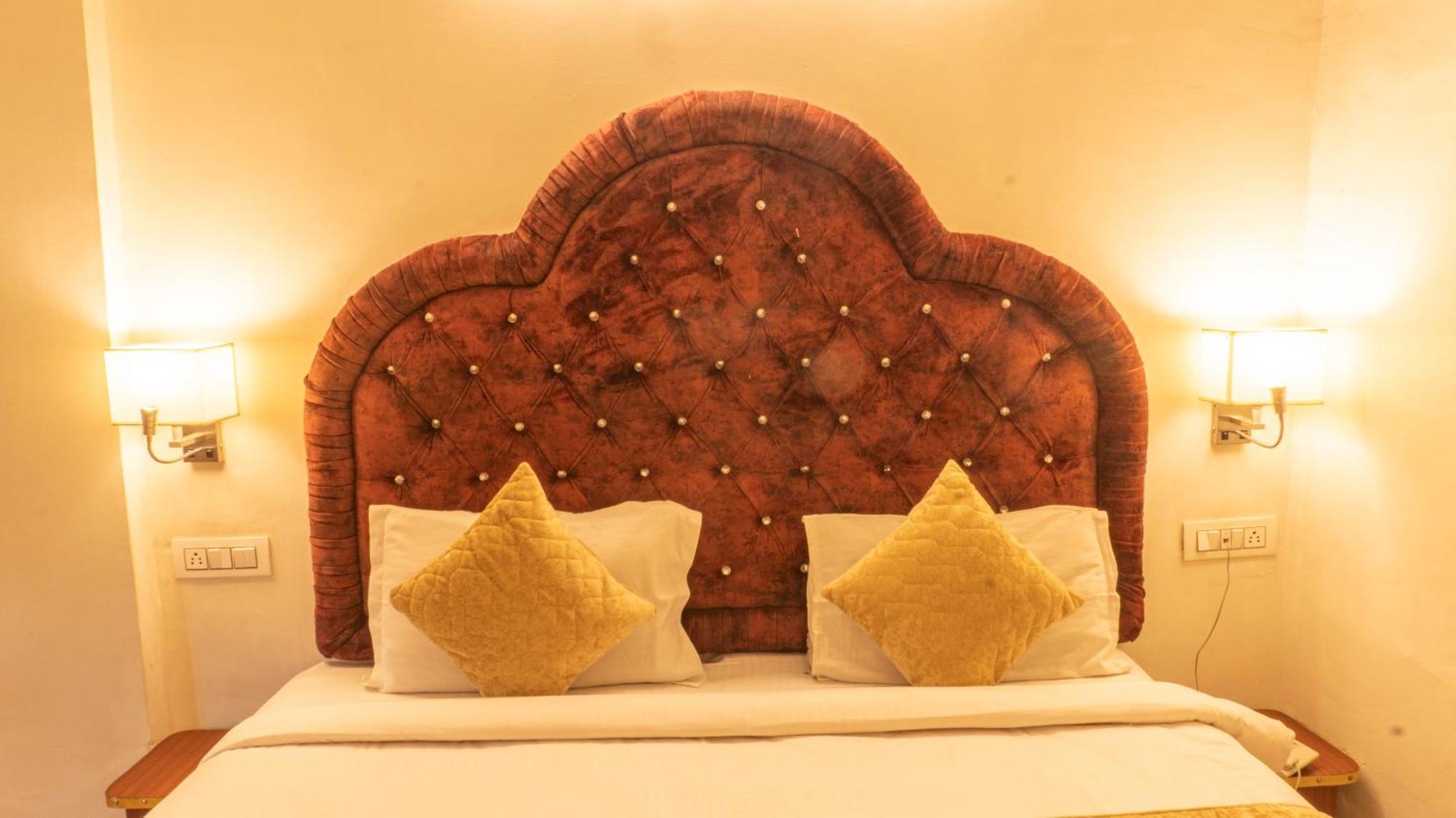 The Neeraj Palace Rishīkesh Extérieur photo